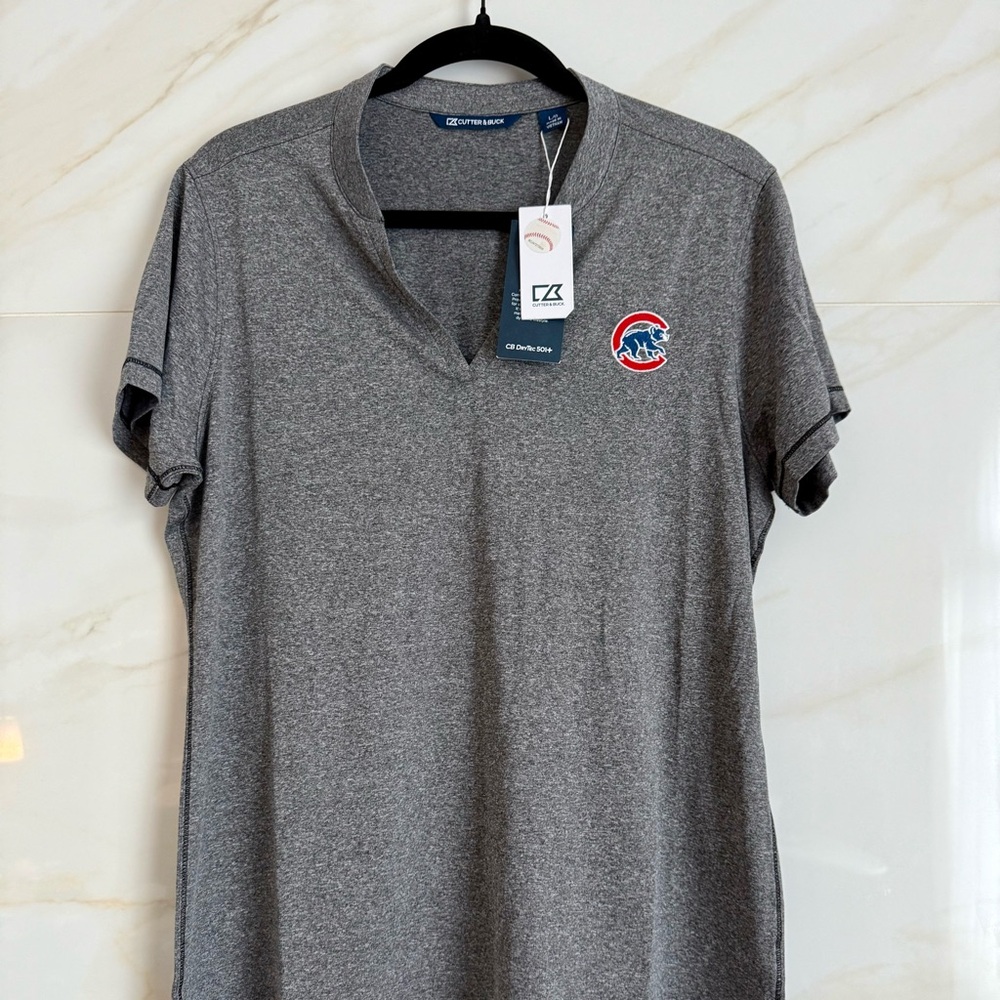 NWT Chicago Cubs Baseball Women’s T Shirt – Size Large Cutter & Buck